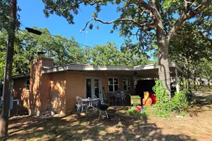 903 Country Club Rd, Bowie, TX 76230 - Photo 6