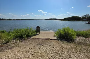 903 Country Club Rd, Bowie, TX 76230 - Photo 10