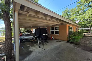 903 Country Club Rd, Bowie, TX 76230 - Photo 4