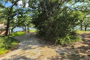 903 Country Club Rd, Bowie, TX 76230 - Photo 12