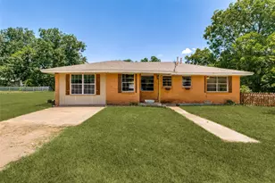 308 N Ave C, Springtown, TX 76082 - Photo 2