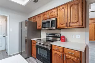 911 Gwinnett Cir, Arlington, TX 76017 - Photo 12