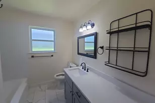 5621 Wedgworth Rd, Fort Worth, TX 76133 - Photo 6