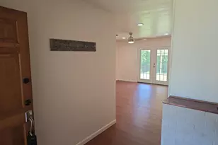 5621 Wedgworth Rd, Fort Worth, TX 76133 - Photo 2