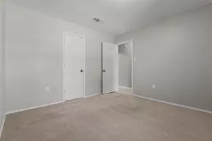 2709 Typhon Dr, Grand Prairie, TX 75052 - Photo 8