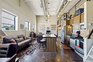 215 N Walton St, Dallas, TX 75226 - Photo 4