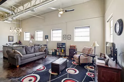 215 N Walton Street #1, Dallas, TX 75226 - Photo 8