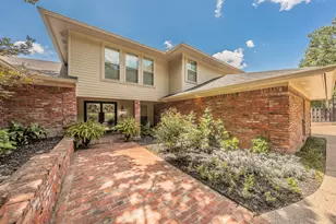 1406 Riverview Dr, Arlington, TX 76012 - Photo 4