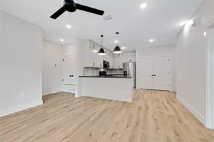 408 Foch St, Fort Worth, TX 76107 - Photo 2
