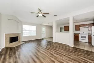 1600 Shady Shores Dr, Glenn Heights, TX 75154 - Photo 4