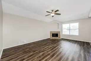 1600 Shady Shores Dr, Glenn Heights, TX 75154 - Photo 2