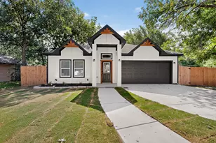 724 N Clements St, Gainesville, TX 76240 - Photo 1