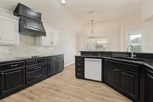 1708 Meadow Crest Ln, Mansfield, TX 76063 - Photo 6