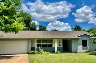 514 NE 4th St, Grand Prairie, TX 75050 - Photo 1