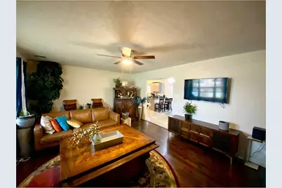 514 NE 4th Street, Grand Prairie, TX 75050 - Photo 2