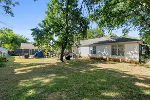 413 S Tyler St, McGregor, TX 76657 - Photo 10