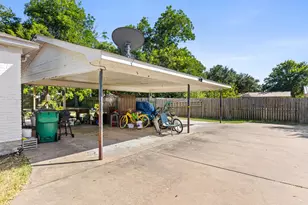 413 S Tyler St, McGregor, TX 76657 - Photo 8