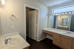 115 Meadowview Dr, Justin, TX 76247 - Photo 10
