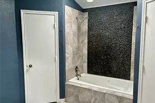 2405 Country Valley Rd, Garland, TX 75041 - Photo 28