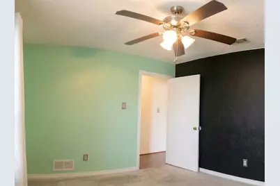 2405 Country Valley Road, Garland, TX 75041 - Photo 18