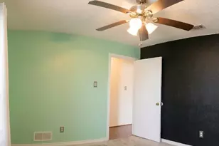 2405 Country Valley Rd, Garland, TX 75041 - Photo 18