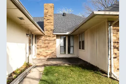2405 Country Valley Road, Garland, TX 75041 - Photo 34