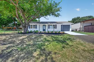 1624 E Lake Dr, Weatherford, TX 76087 - Photo 1