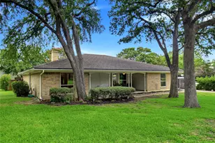 241 Timberlake Dr, Azle, TX 76020 - Photo 2