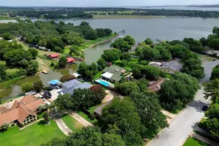 241 Timberlake Dr, Azle, TX 76020 - Photo 30