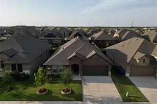 310 Hollow Branch Dr, Royse City, TX 75189 - Photo 2