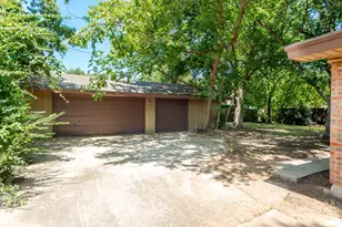 611 Cain St, Lake Dallas, TX 75065 - Photo 2