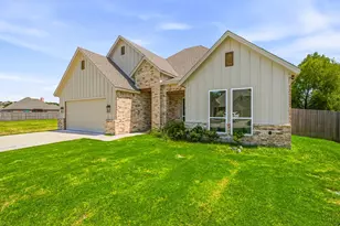 162 Breeders Dr, Willow Park, TX 76087 - Photo 2