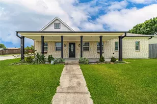 8306 Chesham Dr, Rowlett, TX 75088 - Photo 2