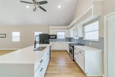8306 Chesham Drive, Rowlett, TX 75088 - Photo 10