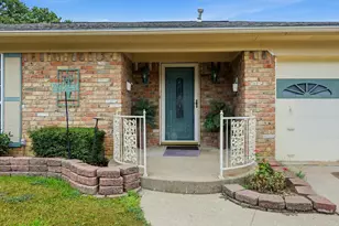 7713 Briarridge Ct, North Richland Hills, TX 76182 - Photo 4