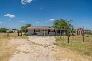 3704 Berry Springs Ct, Joshua, TX 76058 - Photo 4