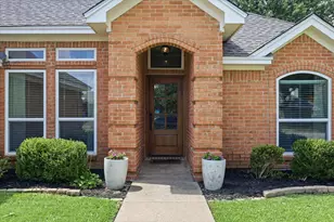 5936 Sundown Dr, Watauga, TX 76148 - Photo 2