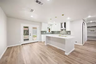 4577 Silversprings Dr, Dallas, TX 75211 - Photo 14