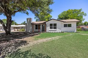 4577 Silversprings Dr, Dallas, TX 75211 - Photo 4