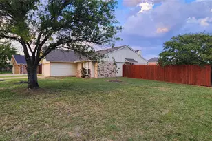 200 Seagull Ct, Irving, TX 75060 - Photo 4