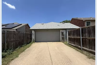 1338 Overlook Drive, Lewisville, TX 75067 - Photo 4