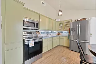 9519 County View Rd, Dallas, TX 75249 - Photo 8