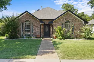 1220 Dentonshire Dr, Carrollton, TX 75007 - Photo 2