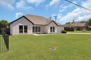 925 Balkan Dr, Lancaster, TX 75134 - Photo 2