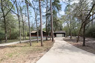 284 Pleasant Hill Ln, Holly Lake Ranch, TX 75765 - Photo 2