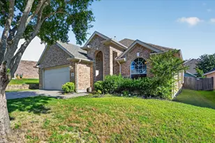 1303 Cedar Branch Dr, Wylie, TX 75098 - Photo 2