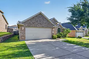 1303 Cedar Branch Dr, Wylie, TX 75098 - Photo 2