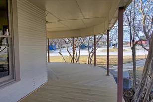 400 S Broad St, Saint Jo, TX 76265 - Photo 2