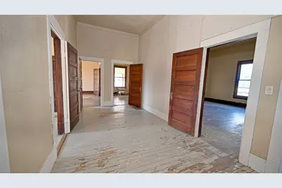 400 S Broad Street, Saint Jo, TX 76265 - Photo 8