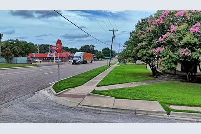400 S Broad Street, Saint Jo, TX 76265 - Photo 14
